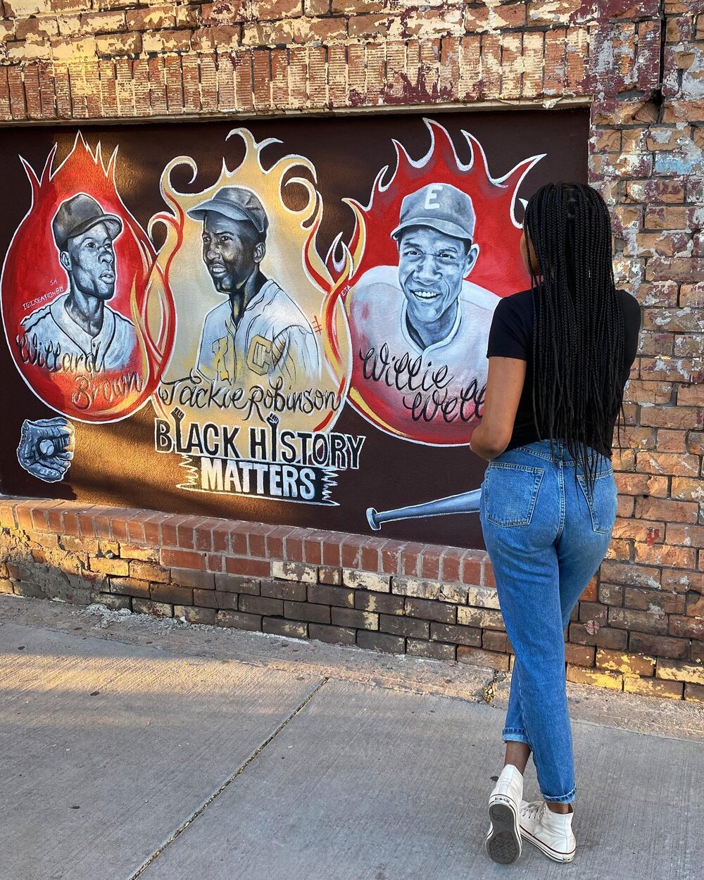 Phoenix Murals (Save+Share) 🤎

There is so much art in downtown Phoenix to explore, it&rsquo;s been a really fun part of the trip! If you&rsquo;re looking for murals that honor Black history and Black voices, these are a few you don&rsquo;t want to miss. 

📍Baseball Greats, Kobe &amp; Nipsey (on the sides of @loloschickenandwaffles) 

📍&rdquo; A New Hope&rdquo; feat. George Washington Carver painted by Estevan Curiel (415 E. Grant St.)

📍Black History Matters Mural (Talking Stick Arena)

📍 The Founders of Hip-Hop Music (outside @breakfastbitch_az)

📍Women of Culinary Arts (Barrio Cafe)

📍John Lewis, Barack Obama, Kamala Harris (Parsons Center for Health &amp; Wellness, across from @foundrephx)

📍Musical Greats feat. Charlie Parker (Outside The Nash)

📍By Any Means feat. Malcolm X (on the side of Carly&rsquo;s Bistro)

📍Black Women in Music (Across from @foundrephx, on the side of @locdarthairlounge) 

📍Black Lives Matter (across from @songbirdcoffeehouse)

Huge shoutout to t